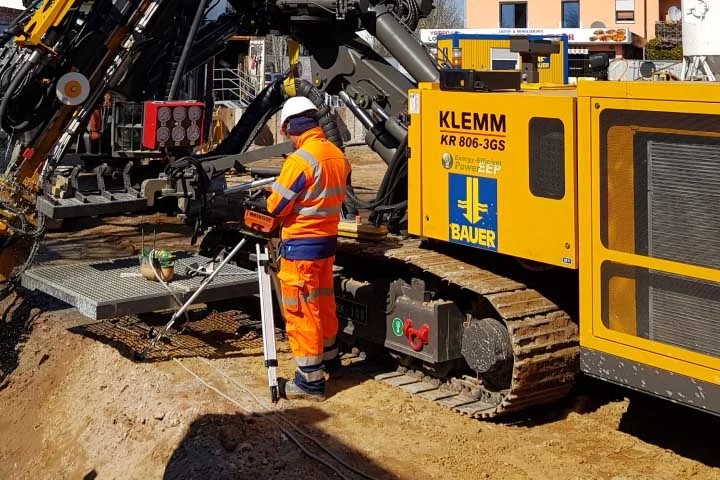 BAUER Spezialtiefbau: Machine Monitoring at Scale